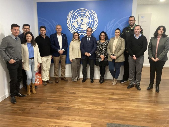 El delegado territorial de Desarrollo Educativo, Miguel Briones, y el director de CIFAL Málaga, Julio Andrade, han explicado que en esta primera fase la app se usará en los centros escolares que se han adherido al proyecto.