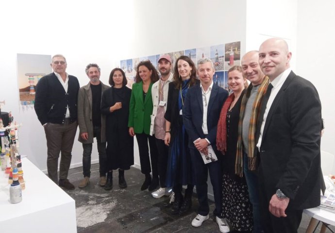 Visita al stand del Govern en la feria de arte ARCOMadrid.