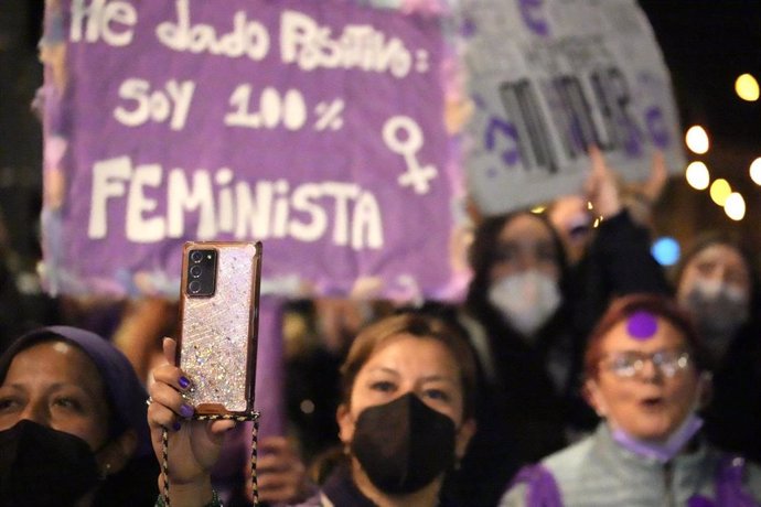 Archivo - Manifestación con motivo del 8 de marzo en Bilbao