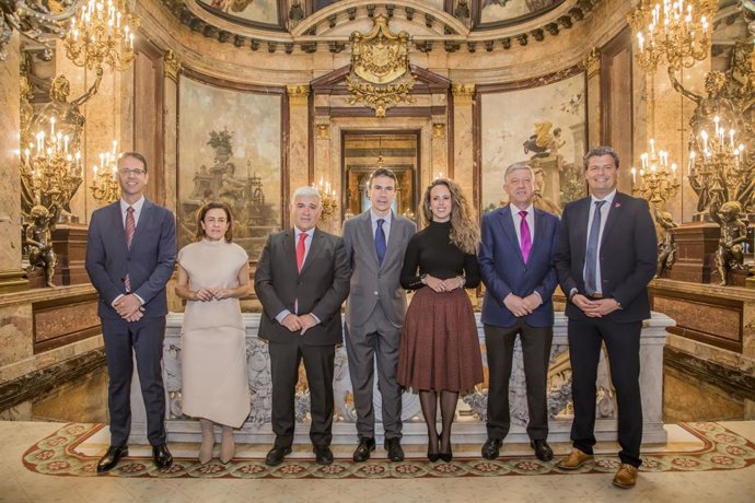 De izquierda a derecha: Adasat Reyes, Angélica Padilla, Ciprián Rivas, Enrique Ojeda, Patricia Carrasco, Carmelo Romero y Carlos Gómez. Imagen Remitida: Olga Vallejo