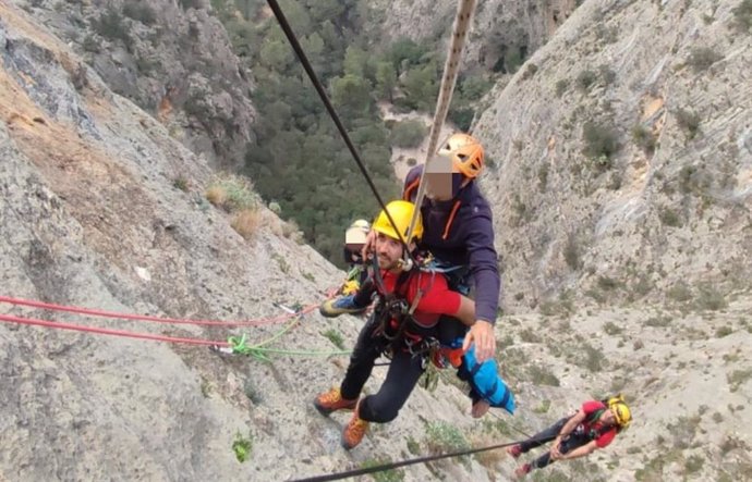 Rescatan a un escalador en sa Gubia (Bunyola).