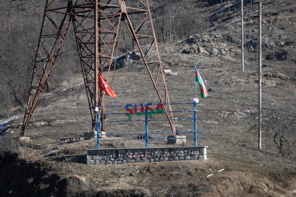 Archivo - Armenia.- Cientos de personas se manifiestan para pedir el fin del bloqueo en el corredor de Lachín