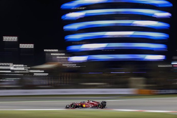 Archivo - Carlos Sainz (Ferrari) en el Circuito Internacional de Baréin