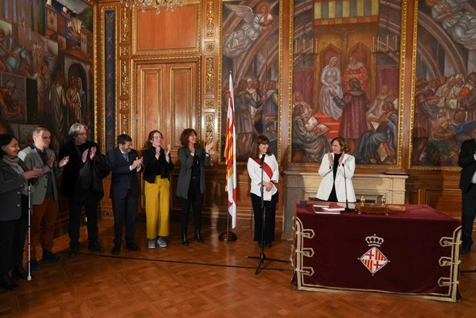 Núria Carmona pren possessió com a regidora del PSC a l'Ajuntament de Barcelona.