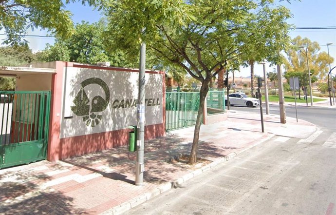El gobierno de Sant Vicent afirma que han actuado en 13 de 18 centros educativos con el Plan Edificant