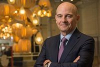 (AMP) Aragonés, consejero delegado de NH, percibió una remuneración de 1,3 millones en 2022