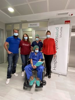 El Hospital Quirónsalud Marbella colabora en la operación que ha recuperado la vista a un indigente