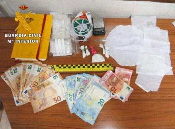 Efectos ocupados por la Guardia Civil en Tordesillas.