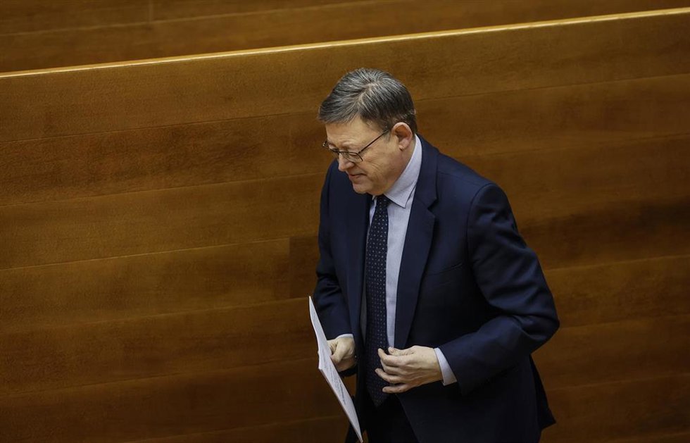 El presidente de la Generalitat, Ximo Puig, durante una sesión de control, en Les Corts. 