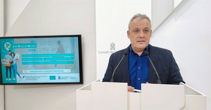 El conseller de Promoción Económica y Desarrollo Local, Jaume Alzamora.