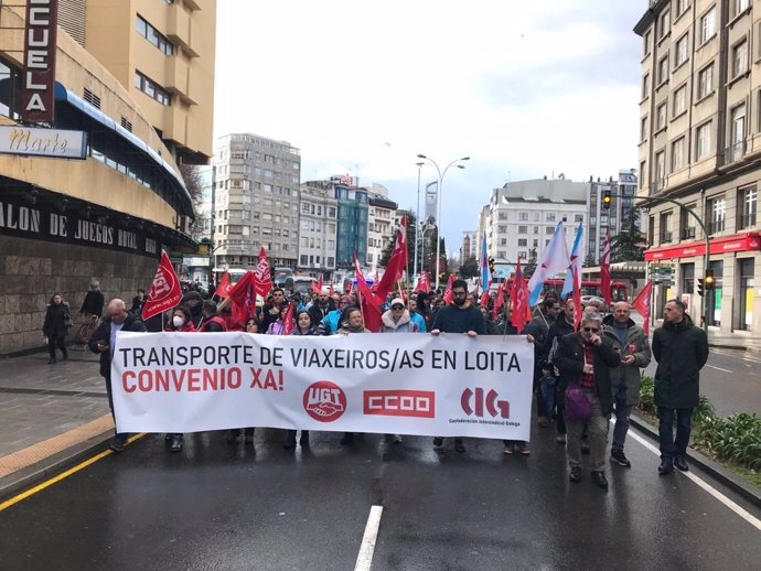 Manifestación convocada por CIG, UGT y CCOO por la negociación del convenio  del transporte de viajeros por carretera en la provincia de A Coruña