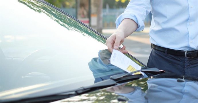 Cómo tramitar y recurrir una multa de tráfico.