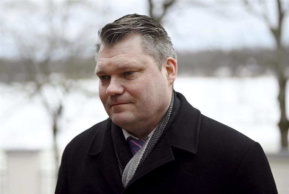El ministro de Defensa de Finlandia, Mikko Savola