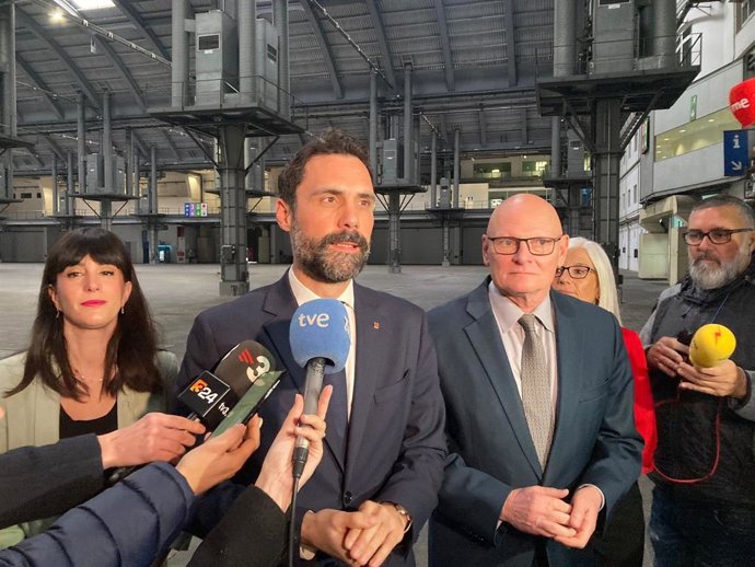 El conseller d'Empresa i Treball de la Generalitat, Roger Torrent, i el CEO de la GSMA, John Hoffman