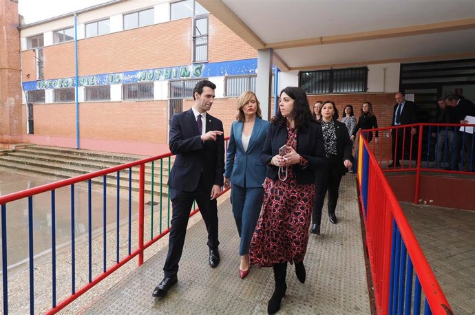 Alegría en su visita al CRA de Medina de Rioseco