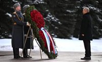 Putin reivindica com "sagrada" l'atenció als militars en el Dia del Defensor de la Pàtria