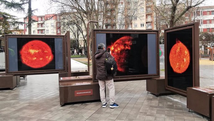 El Parque Gallarza se convierte en un recorrido por el Sistema Solar con las 40 fotos de la muestra 'Otros mundos'