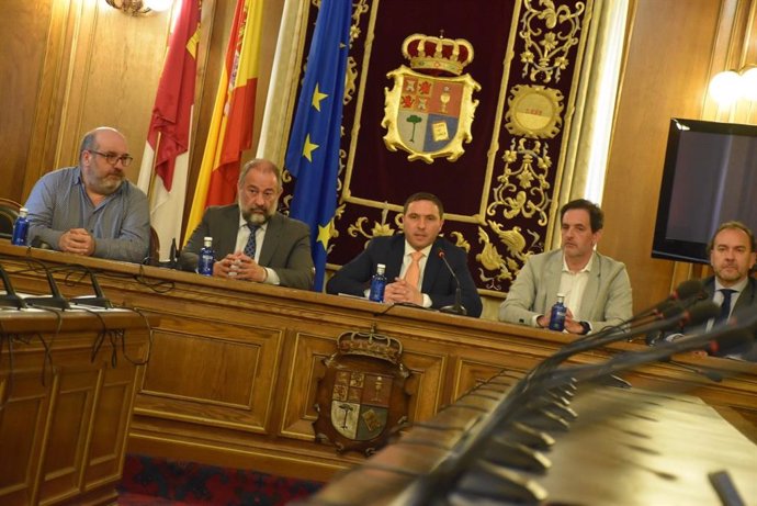 Acto de presentación de las dos nuevas cátedras puestas en marcha por la Universidad de Castilla-La Mancha en colaboración con la Diputación de Cuenca.