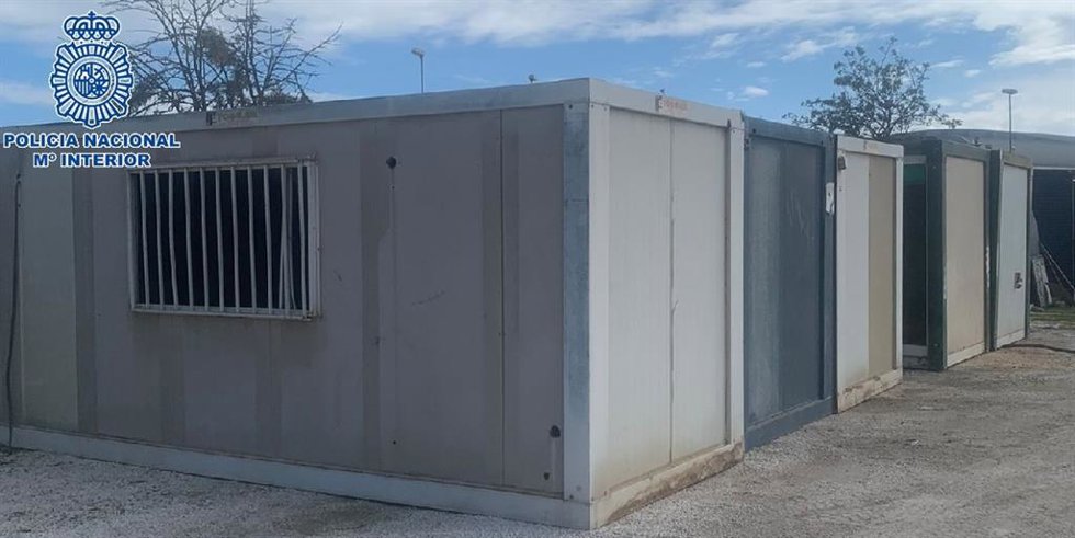 Nota De Prensa + Foto "La Policía Nacional Detiene A Una Persona Por El Robo De Cinco Casetas De Obra En Instalaciones Del Málaga C.F. En El Polígono El Viso"