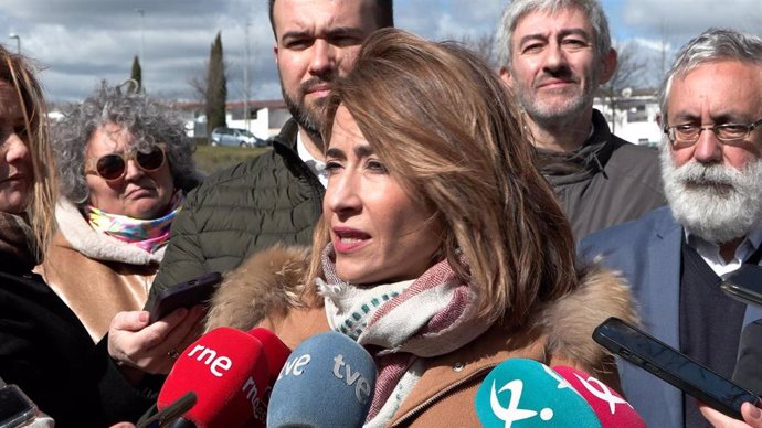 La ministra de Transportes, Raquel Sánchez, atiende a los medios en Cáceres
