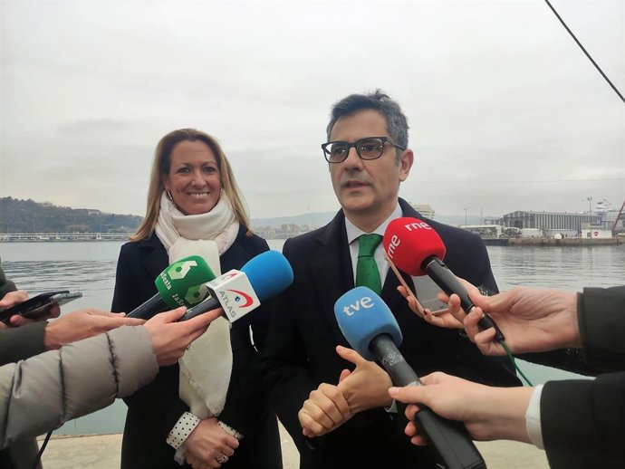La delegada del Govern central a Catalunya, Maria Eugnia Gay, i el ministre de Presidncia, Félix Bolaños