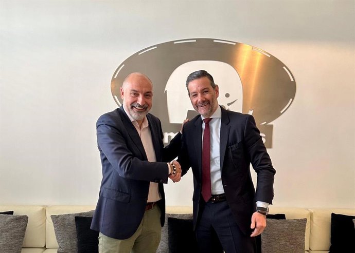 El conseller de Turismo del Consell de Mallorca, Andreu Serra, y el presidente de Green & Human, Ginés Martínez