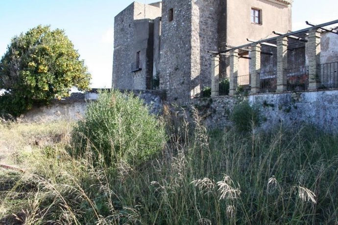 Archivo - Cádiz.- La Junta licita por más de 746.000 euros las obras para regenerar la zona del castillo de Castellar