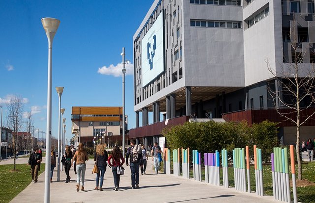 Archivo - Ikasleak EHUko Leioako campusean