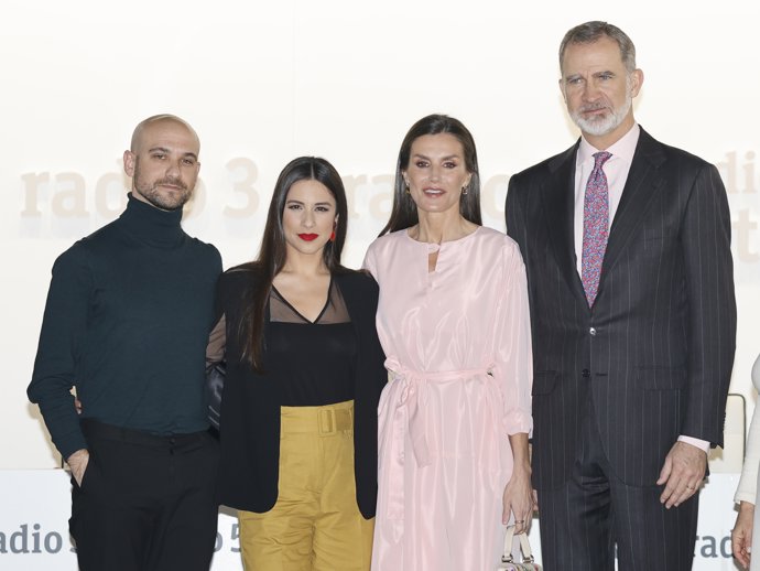 BLANCA PALOMA EN ARCO MADRID CON LOS REYES