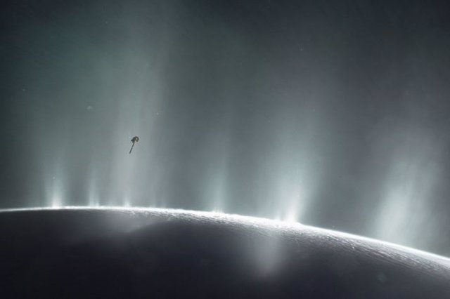 Archivo - Modelos contemplan microbios como fuente del metano en Encélado
