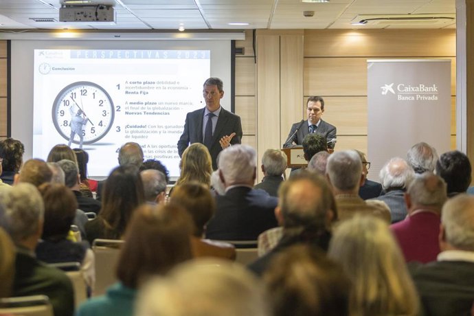 CaixaBank Banca Privada se reúne con clientes riojanos para analizar la situación económica y las perspectivas de 2023