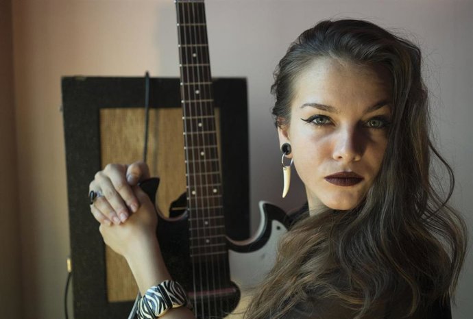 Ghalia Volt, la 'mujer banda', sube al escenario del Teatro Juan Bravo de Segovia este viernes.