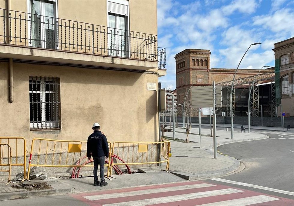 Obras de mejora de la red eléctrica en Manresa (Barcelona)