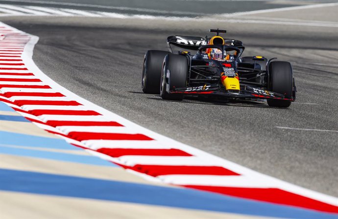 01 VERSTAPPEN Max (nld), Red Bull Racing RB19, action during the Formula 1 Armco pre-season testing 2023 of the 2023 FIA Formula One World Championship from February 23 to 25, 2023 on the Bahrain International Circuit, in Sakhir, Bahrain - Photo Xavi Bo