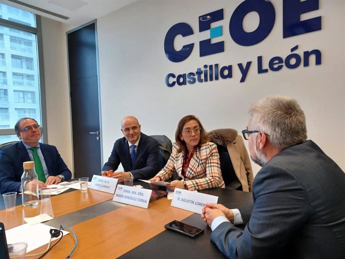 CEOE CyL se ofrece al resto de sectores para abordar el proceso de transformación digital.