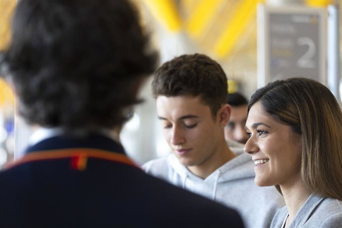 Archivo - Areas firma un acuerdo para colaborar en los programas de fidelización de Iberia y Vueling.