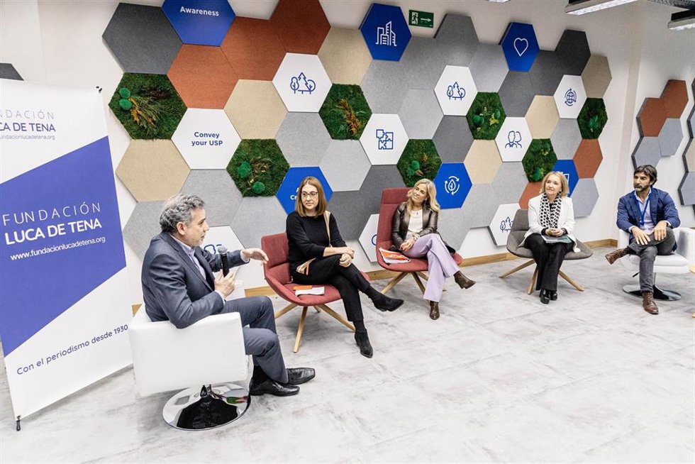 Coloquio de la presentación del informe Alfabetización Mediática en España, elaborado por la Fundación Luca de Tena, celebrado en Zona Meta (Madrid)