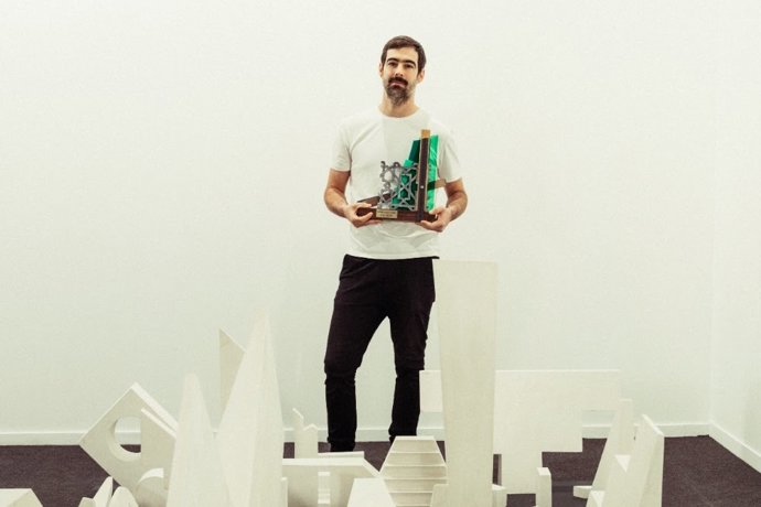 El arquitecto ha ganado el premio por la obra 'Si se pareciera a algo, ya no sería el todo'.