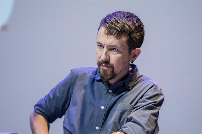 Archivo - El exlíder de Podemos, Pablo Iglesias, en el acto de de la 'Uni de otoño' en el Teatro Coliseum, a 6 de noviembre de 2022, en Madrid (España). 