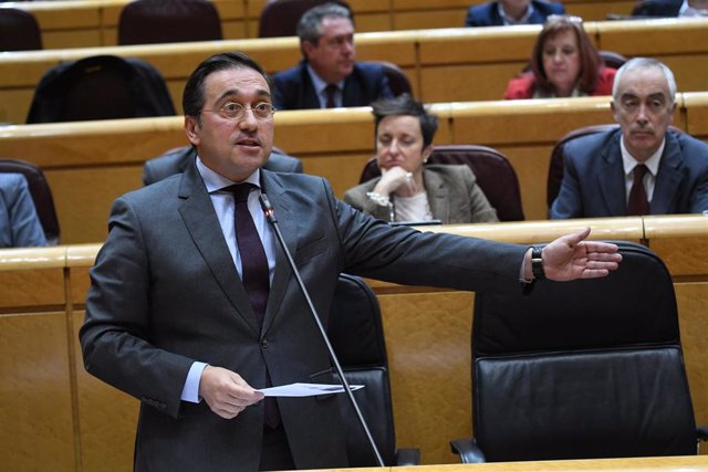 El ministro de Asuntos Exteriores, Unión Europea y Cooperación, José Manuel Albares, interviene durante una sesión de control al Gobierno en el Senado, a 21 de febrero de 2023, en Madrid (España). 