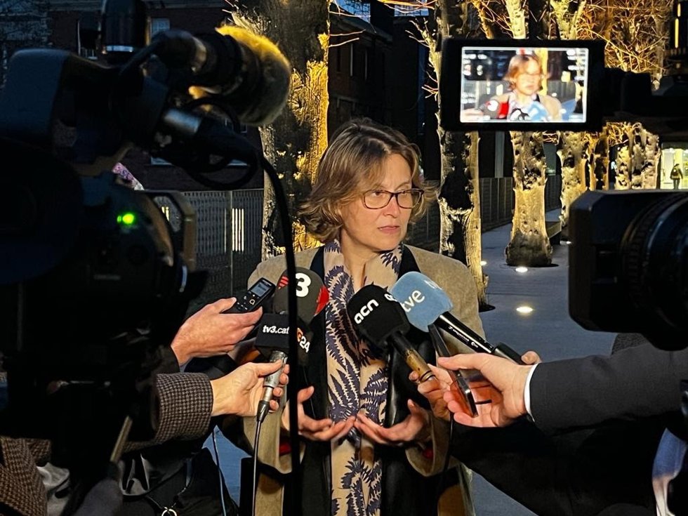 La consellera de Acción Exterior y Unión Europea de la Generalitat, Meritxell Serret, en una atención a medios en Irlanda
