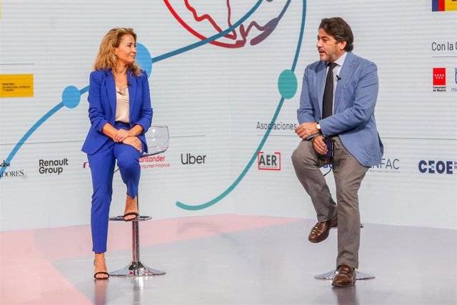 David Pérez García, la delegada del Gobierno en la Comunidad de Madrid, Mercedes González, y la ministra de Transportes, Movilidad y Agenda Urbana, Raquel Sánchez