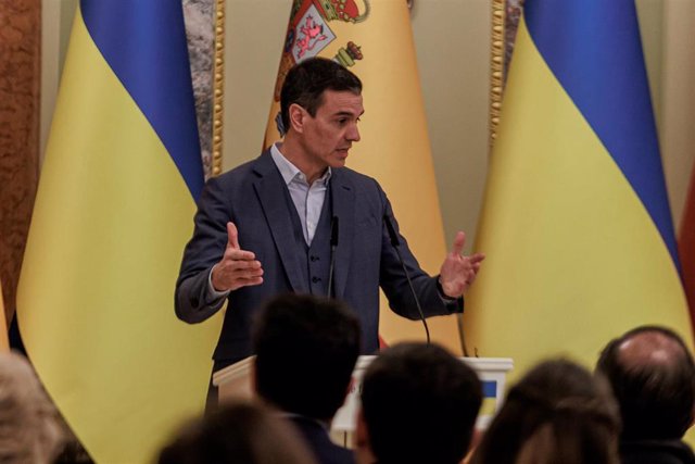 El presidente del Gobierno de España, Pedro Sánchez, pronuncia un discurso a su llegada al Palacio Mariinski, a 23 de febrero de 2023, en Kiev (Ucrania).