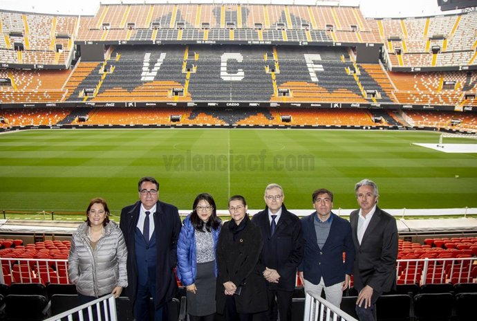 La UPV y el Valencia CF han suscrito un acuerdo institucional para la celebración del centenario del Camp de Mestalla.