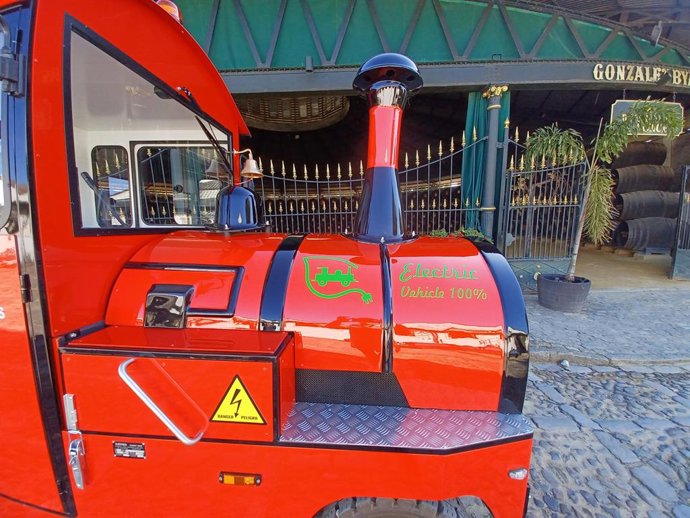 Un tren turístico eléctrico para descubrir las bodegas González Byass