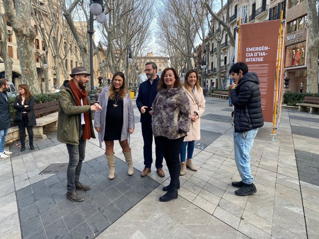 La presidenta del Govern, Francina Armengol, visita la exposición 'Jo en vull un! Habitatge públic, digne, inclusiu i sostenible a les Illes Balears'.