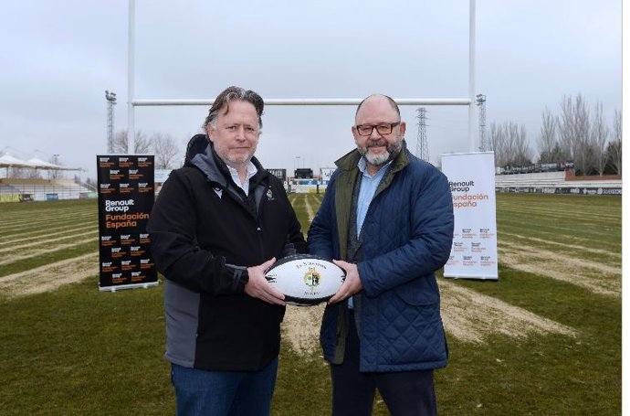 El presidente de la Fundación El Salvador (I) y el presidente de la Fundación Renault España (D).