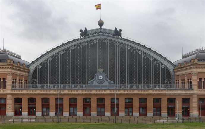 Archivo - Fachada de la estación de Atocha. Archivo. 