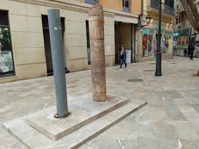 Archivo - Pilares de la escultura de Margalida Escales en la plaza Marqués de Palmer