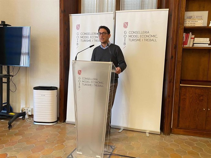 El portavoz del Govern y conseller de Modelo Económico, Turismo y Trabajo, Iago Negueruela.